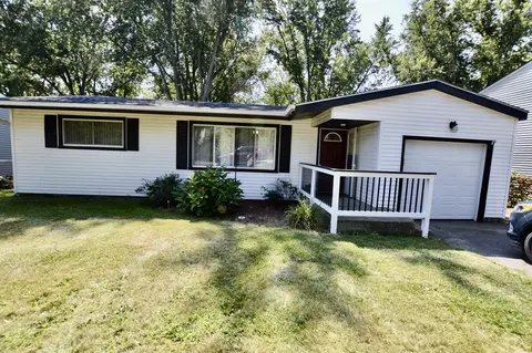9113 Memory Trl, Wonder Lake, IL 60097