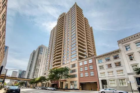 200 N Jefferson St #1703, Chicago, IL 60661
