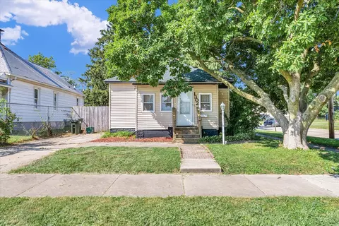 1302 W Hill St, Urbana, IL 61801