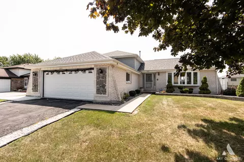 6111 W Sunflower Dr, Matteson, IL 60443