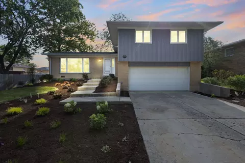 15205 Linden Dr, Oak Forest, IL 60452