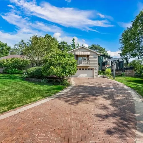 425 Fairview Ave, Glen Ellyn, IL 60137