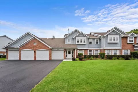 873 Quin Ct #101, Naperville, IL 60563
