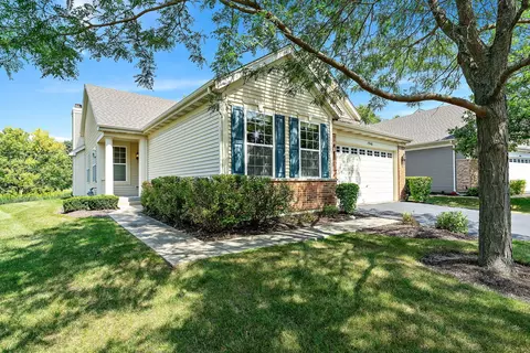 1946 Highbury Ln, Aurora, IL 60502
