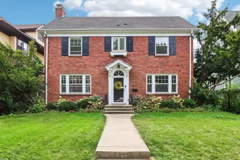 1629 W Jarvis Ave, Chicago, IL 60626