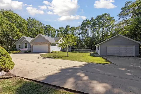 12723 Ventura Blvd, Machesney Park, IL 61115