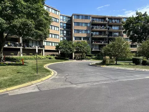 101 Bar Harbour Rd #2L, Schaumburg, IL 60193