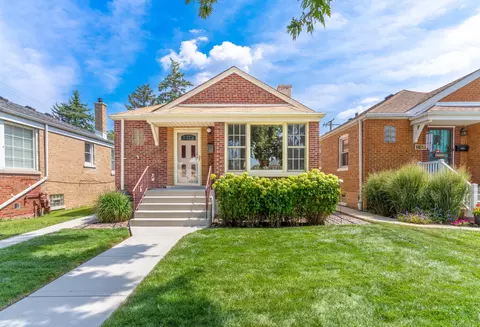 5521 S Neenah Ave, Chicago, IL 60638