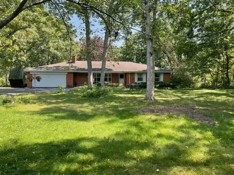 24321 N Elm Rd, Lincolnshire, IL 60069