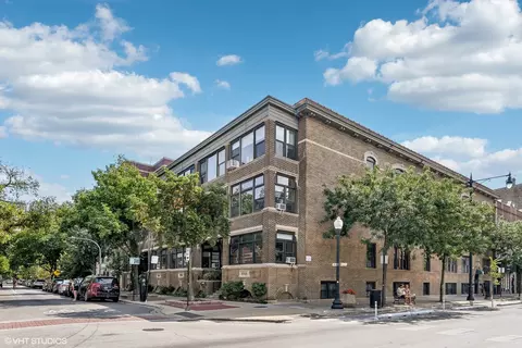 555 W Aldine Ave #1, Chicago, IL 60657