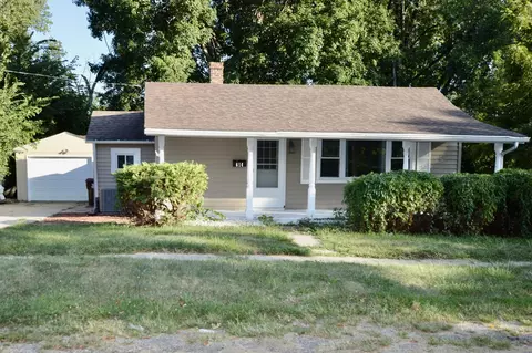 614 W Perry St, Belvidere, IL 61008