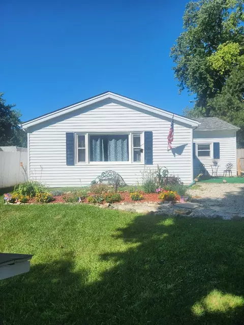 42184 N 1st Ave, Antioch, IL 60002