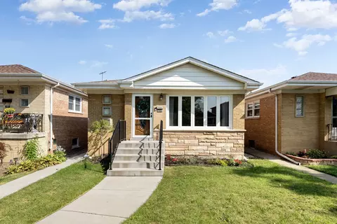 7520 W Carmen Ave, Harwood Heights, IL 60706