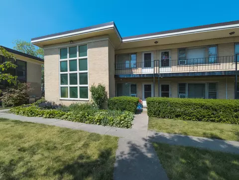 20 King Arthur Ct #10, Northlake, IL 60164