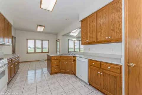 Kitchen - 24204 Simo Dr, Plainfield, IL 60586 photo 1 of 1