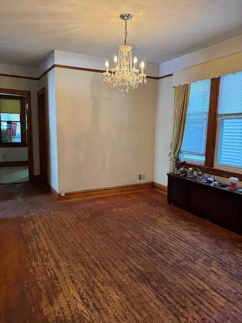 Dining - 3949 S Artesian Ave, Chicago, IL 60632 photo 1 of 1