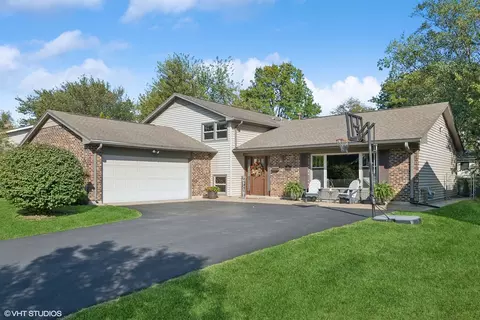 480 Ginger Trl, Lake Zurich, IL 60047
