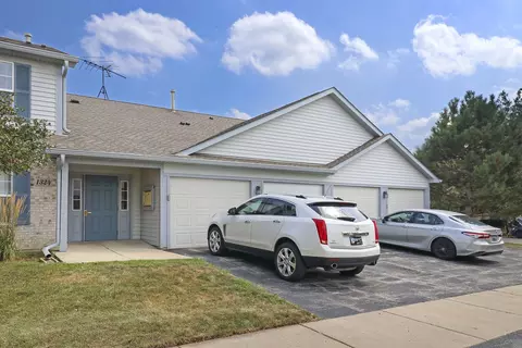 1324 N Red Oak Cir #4, Round Lake Beach, IL 60073