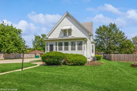 1322 Dearborn St, Joliet, IL 60435