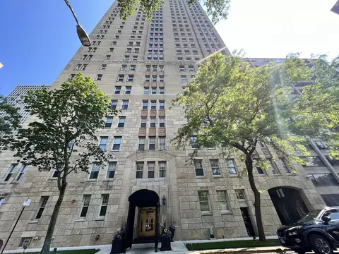 5000 S East End Ave #10C, Chicago, IL 60615