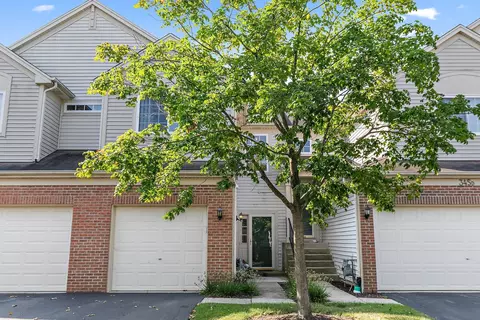 345 Thornwood Way #C, South Elgin, IL 60177