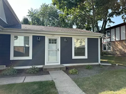 346 Mallard Ct #346, Vernon Hills, IL 60061