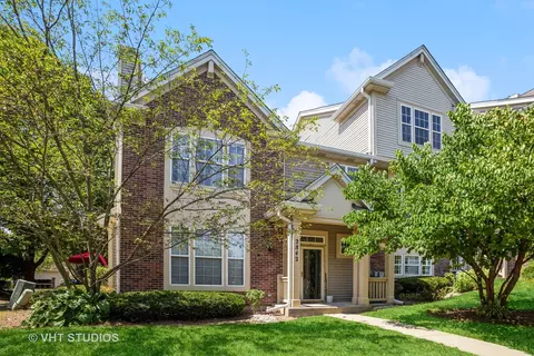 2842 N Greenwood Ave, Arlington Heights, IL 60004