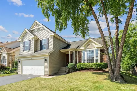 99 Plymouth Ct, Aurora, IL 60504