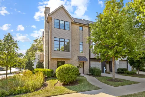476 Newton Ave, Glen Ellyn, IL 60137