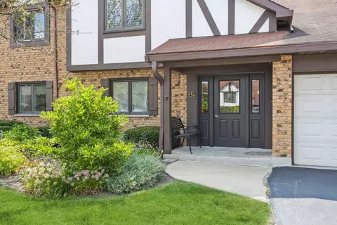 534 Banyon Ln #B, La Grange, IL 60525