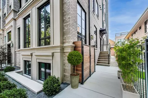 1824 N Howe St, Chicago, IL 60614