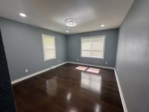 237 E Spruce St, Paxton, IL 60957 photo 10