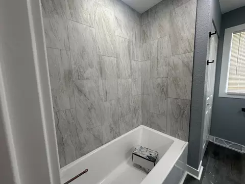 237 E Spruce St, Paxton, IL 60957 photo 9