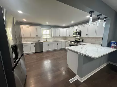 237 E Spruce St, Paxton, IL 60957 photo 5