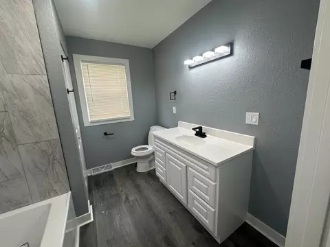 237 E Spruce St, Paxton, IL 60957 photo 8