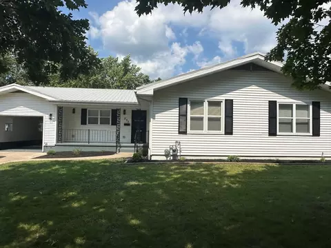 237 E Spruce St, Paxton, IL 60957