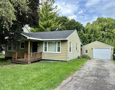 305 W Fox St, Yorkville, IL 60560