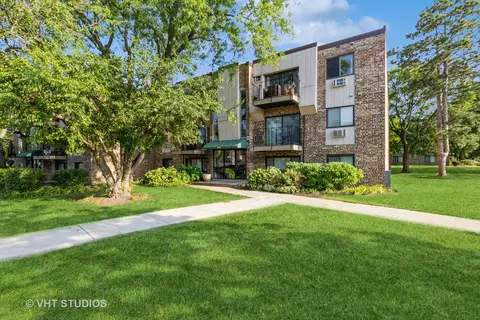 1475 N Winslowe Dr #304, Palatine, IL 60067