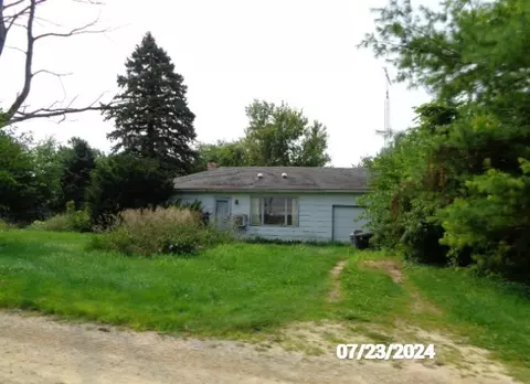 3569 W Egan Rd, Leaf River, IL 61047 photo 2