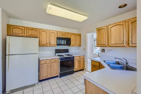 1346 Geneva Ln, Bartlett, IL 60103 photo 11
