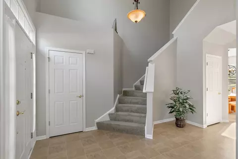121 Boulder Dr, Gilberts, IL 60136 photo 2