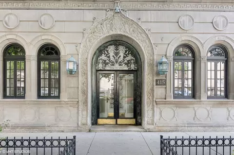 415 W Aldine Ave #5B, Chicago, IL 60657