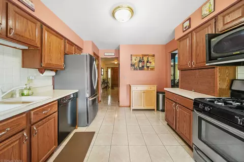 Kitchen - Undisclosed, Wheaton, IL 60189 photo 1 of 5