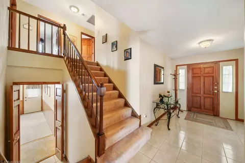 Entry Way - Undisclosed, Wheaton, IL 60189 photo 2 of 3