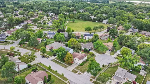 View/Area - Undisclosed, Wheaton, IL 60189 photo 4 of 6