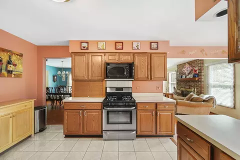 Kitchen - Undisclosed, Wheaton, IL 60189 photo 2 of 5