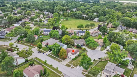 View/Area - Undisclosed, Wheaton, IL 60189 photo 3 of 6