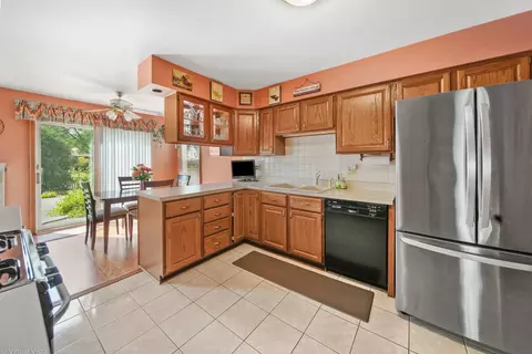 Kitchen - Undisclosed, Wheaton, IL 60189 photo 5 of 5