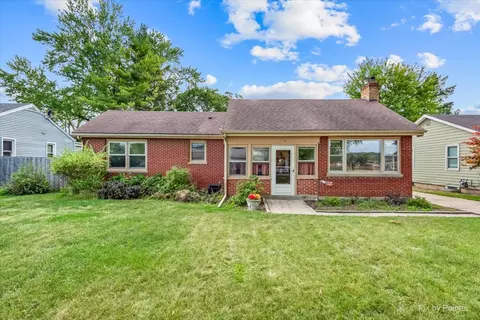105 Carpenter Blvd, Carpentersville, IL 60110