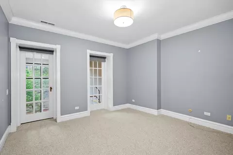 Bedroom - 52 E Cedar St, Chicago, IL 60611 photo 4 of 5